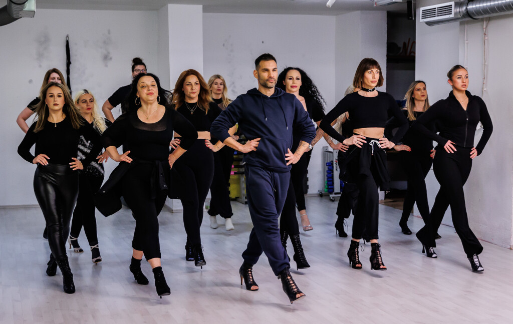 Koreograf Alen Sesartić iz Splita podučava žene plesu u štiklama - 8