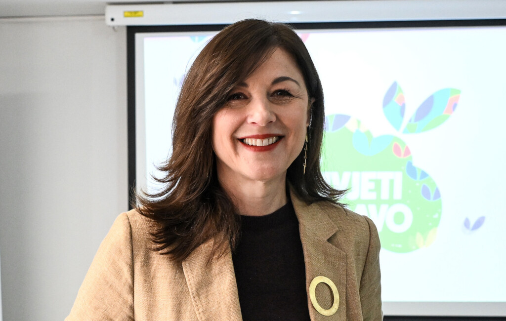 Sanja Musić Milanović u suknji iz Zare na Danu otvorenih vrata Savjetovališta za promicanje pravilne prehrane i tjelesne aktivnosti - 4