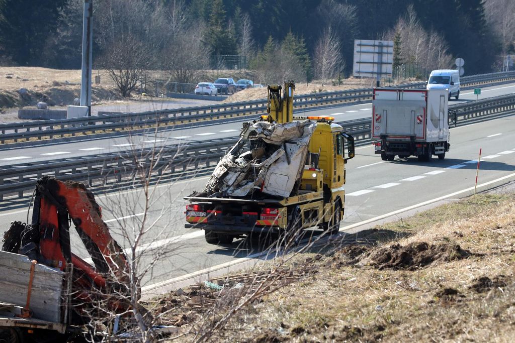 Prevrnuti šleper na A6 kod odmorišta Kupjak - 2