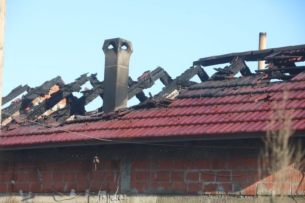 U požaru izgorjelo troje djece - 6