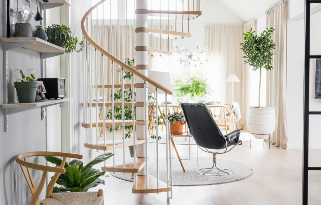 Spiralne stepenice u domu - 13
