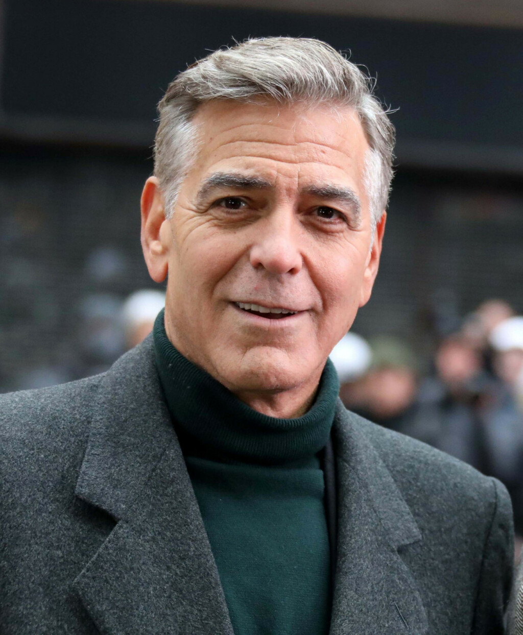 George Clooney obojao je svoju sijedu kosu - 8