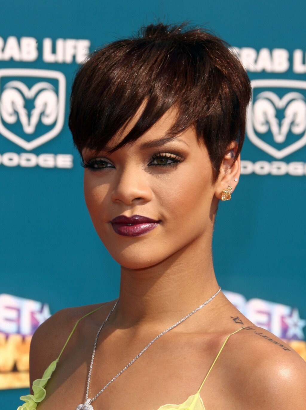 Rihanna obožava kratku kosu