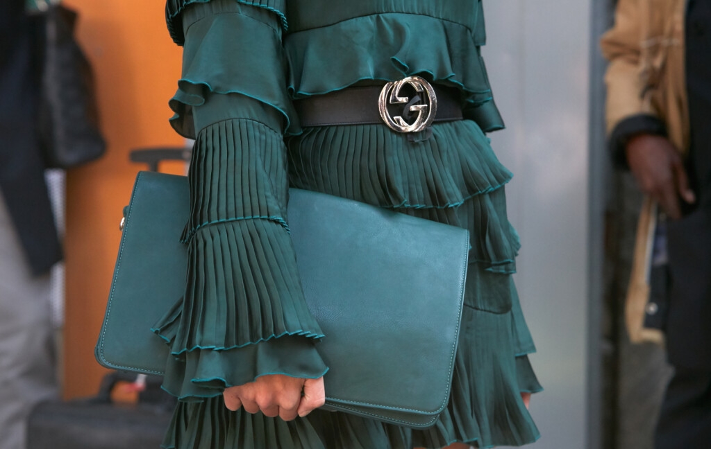 Žena u zelenoj haljini