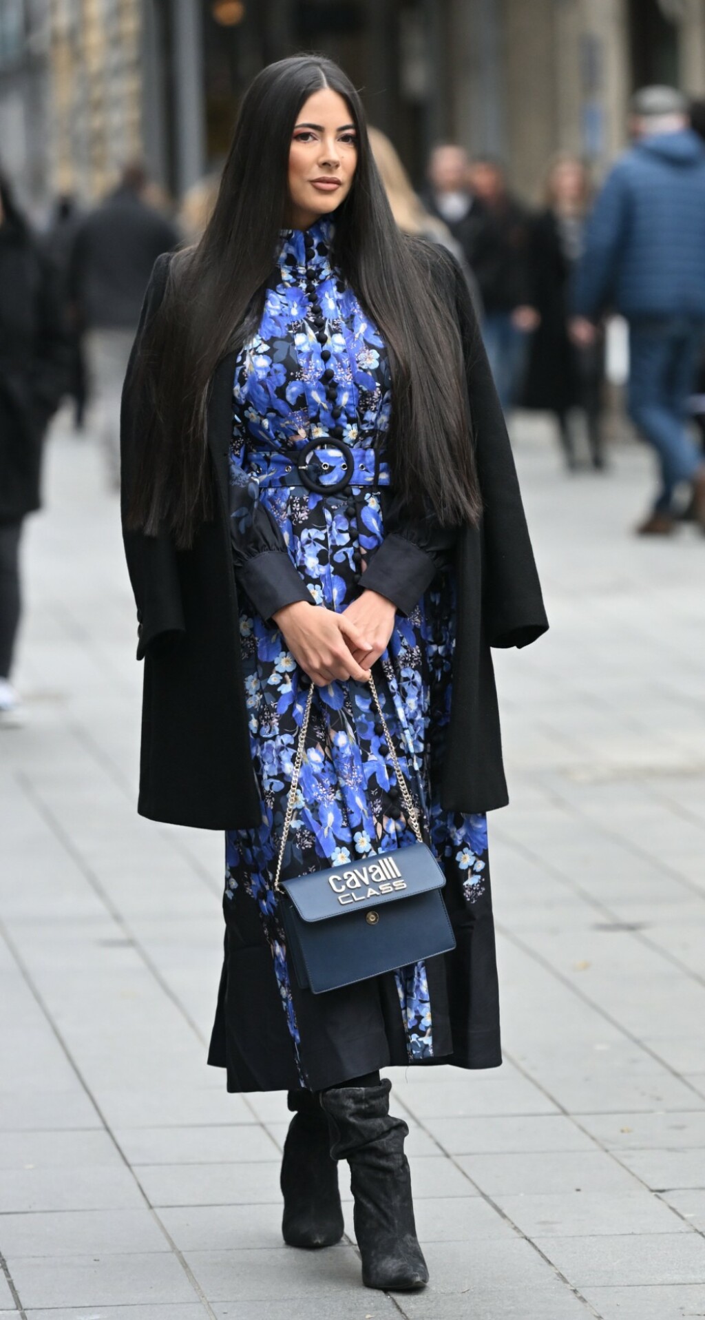 Haljina s cvjetnim uzorkom u zagrebačkom street style izdanju