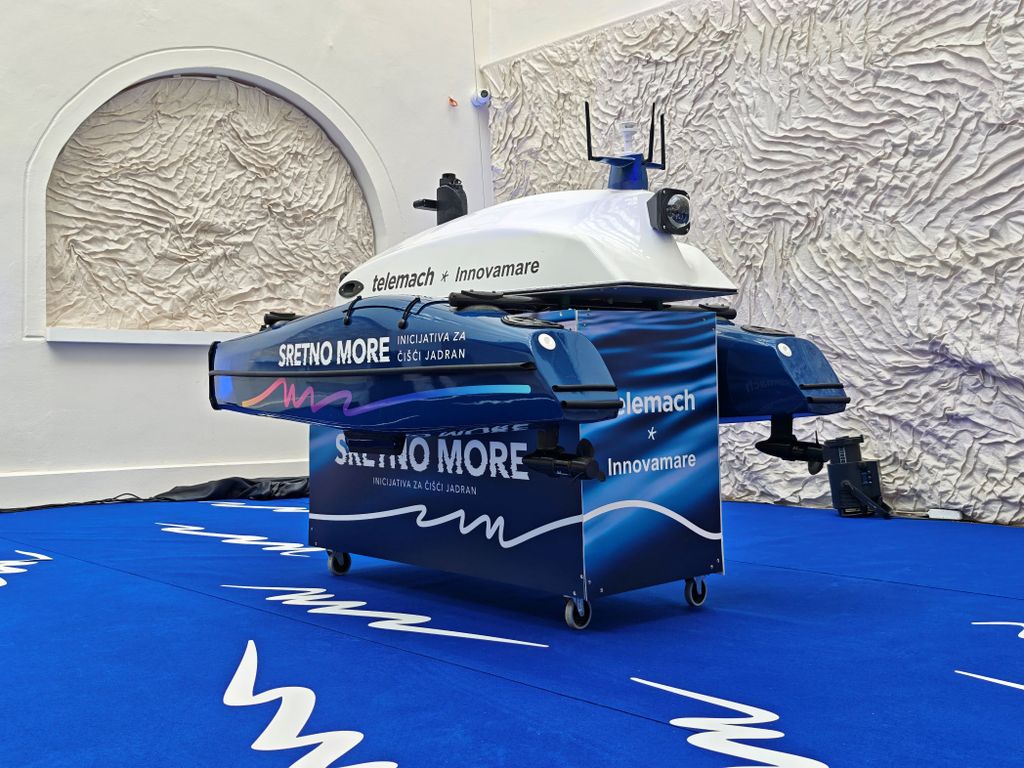 Besposadno plovilo Faust V - 3