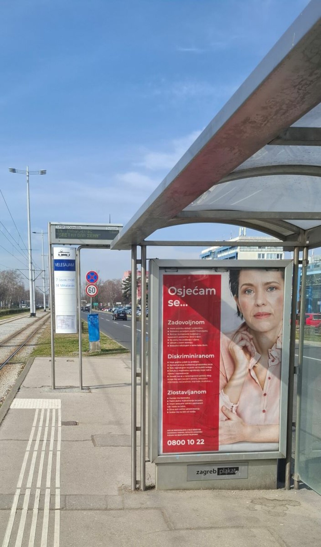 Plakati s pitanjima nalaze se diljem Zagreba