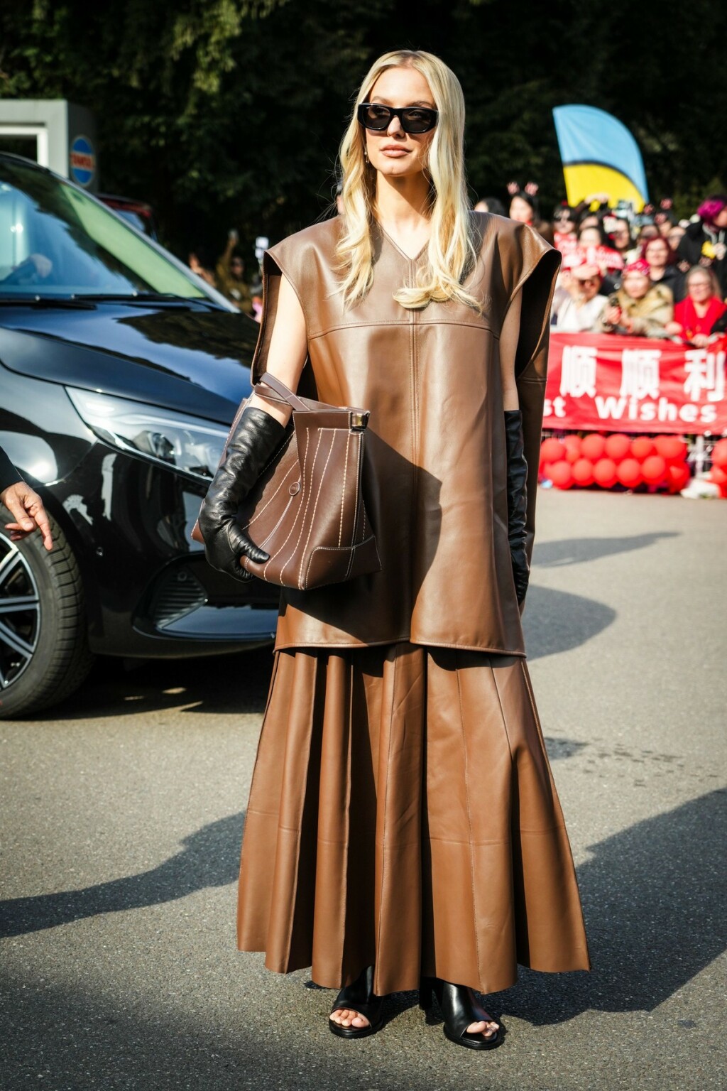 Leonie Hanne u koži od glave do pete na Tjednu mode