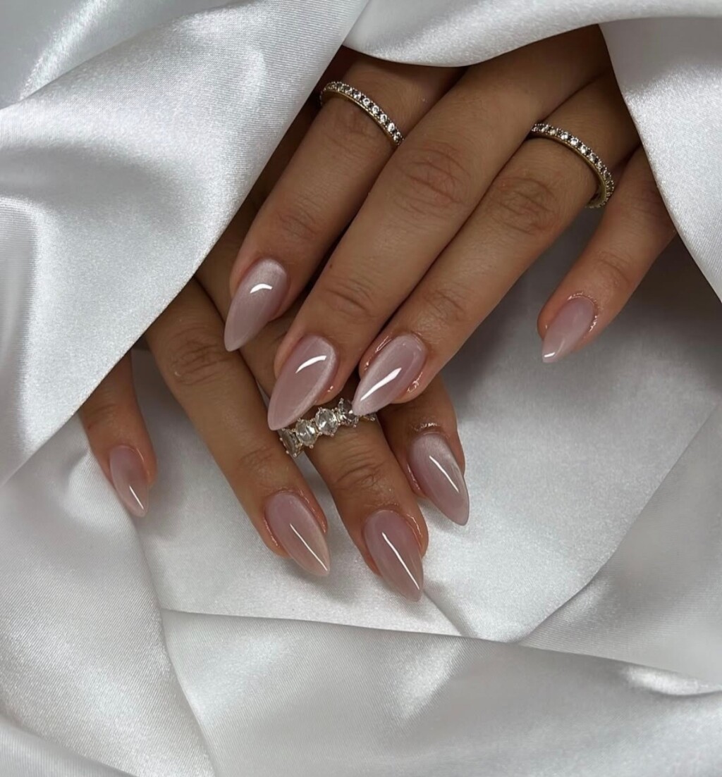 Proljetni stakleni nokti