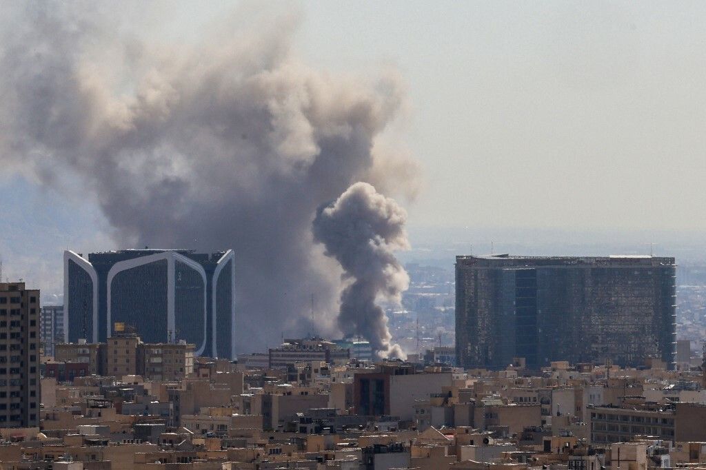 Američki Tomahawk, nosač aviona, iranska korveta i požar u luci