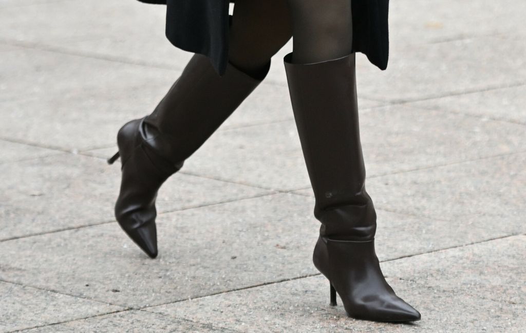 Zagrebačka street stylerica nosi visoke kožnate čizme s potpeticom