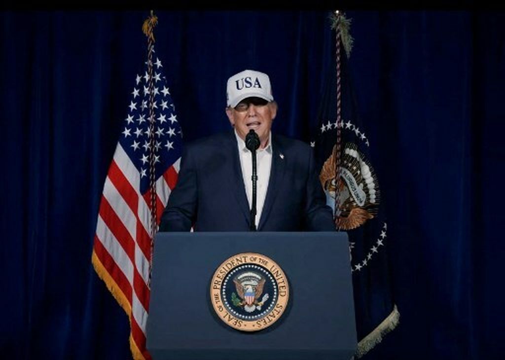 Donald Trump nadzire napad na Iran