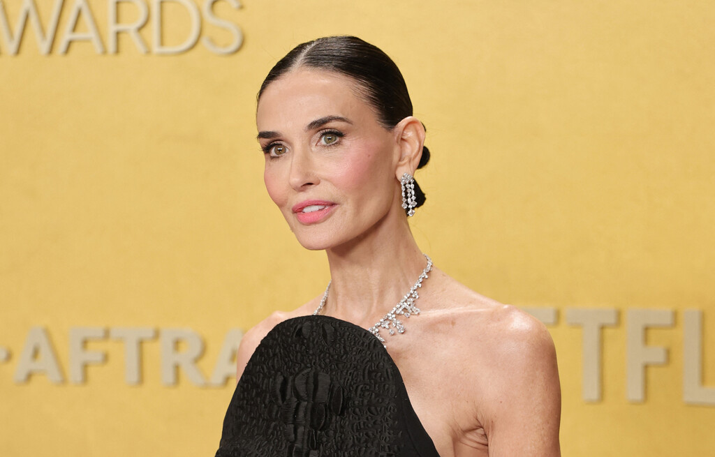 Demi Moore u haljini modne kuće Schiaparelli na dodjeli nagrada Actor Awards - 8
