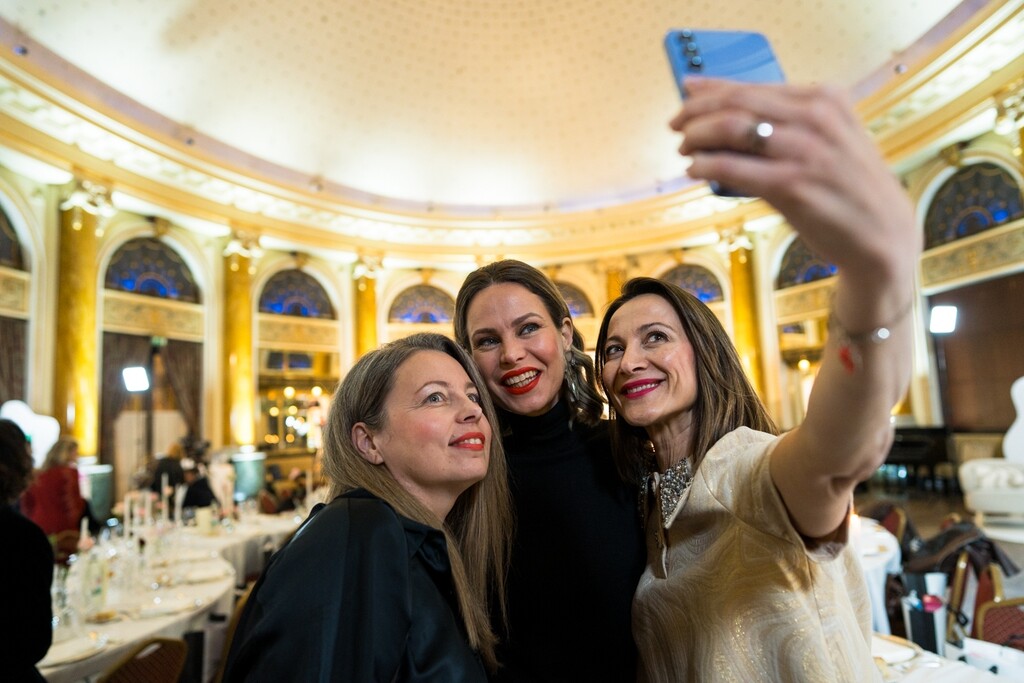 Osam lica, Osam inspiracija