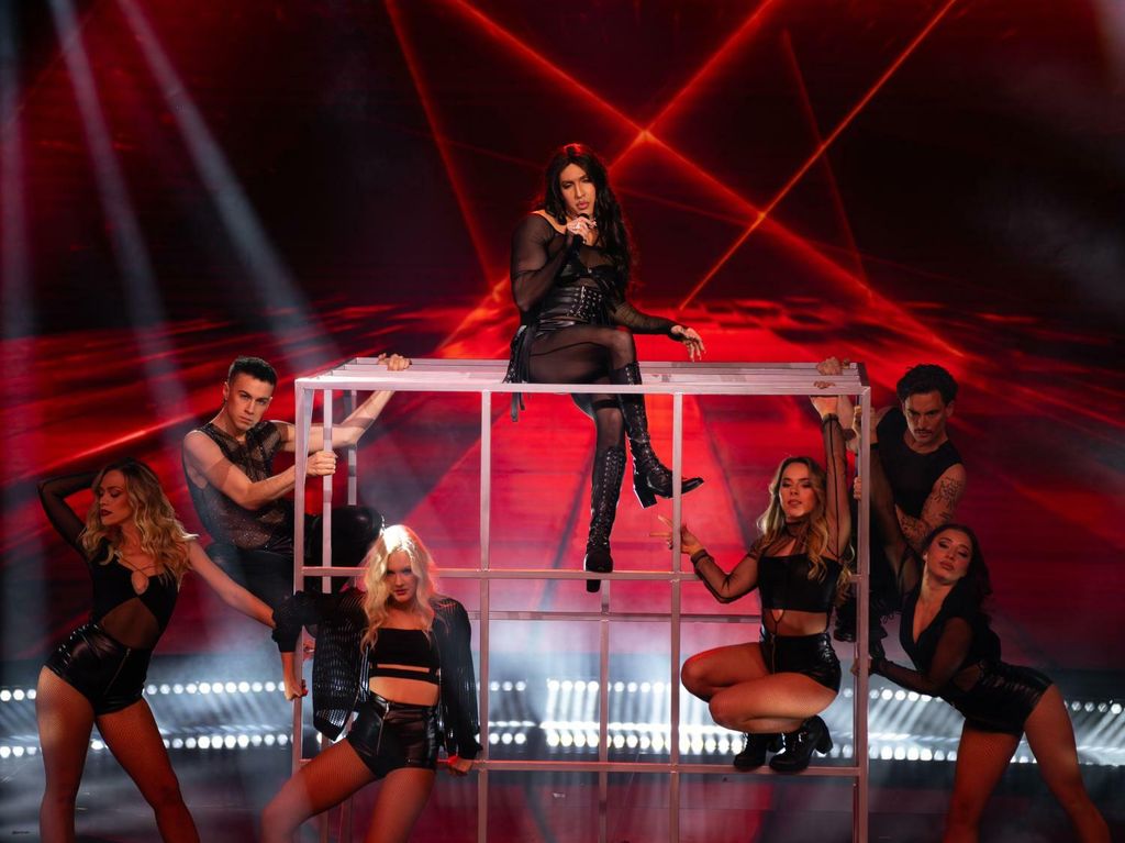 David Balint kao Dua Lipa - 7