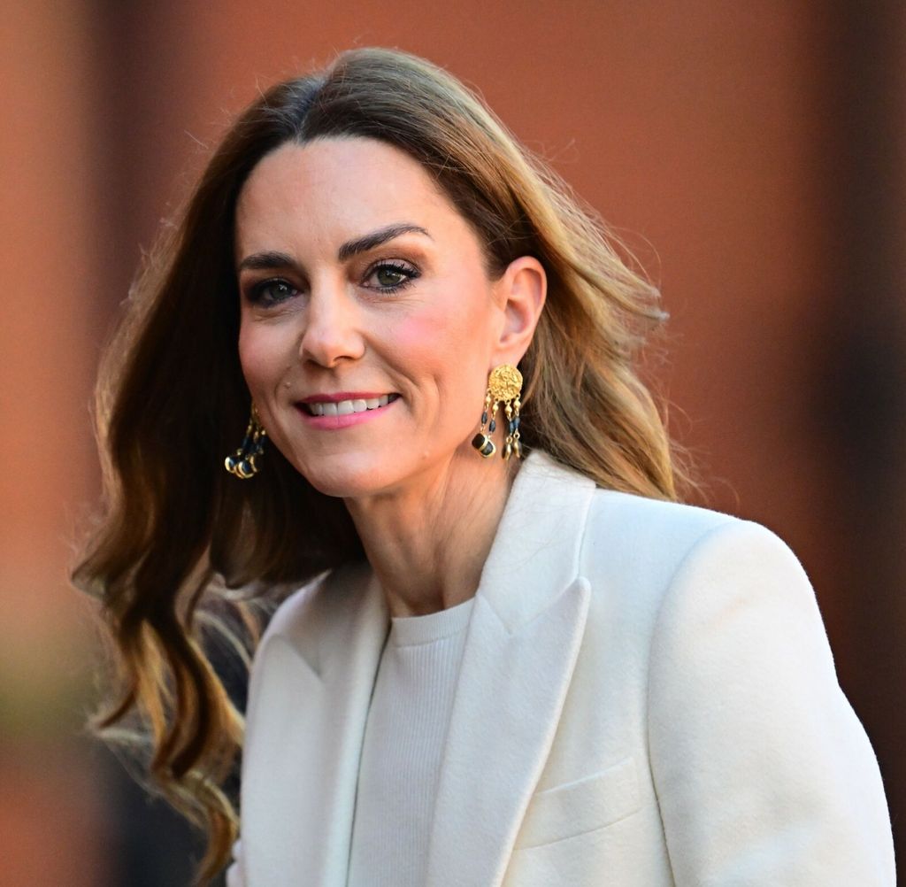 Catherine Middleton sa Sezane naušnicama Dina 2026. - 2