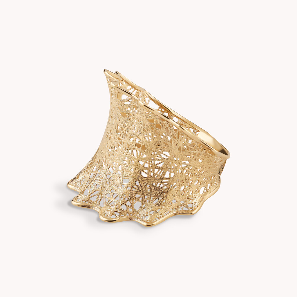 Zlatni prsten Elegancija umjetnosti