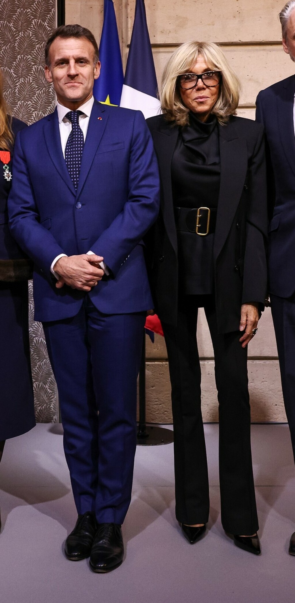 Brigitte Macron sa suprugom na prezentaciji nagrada Legija časti u Parizu