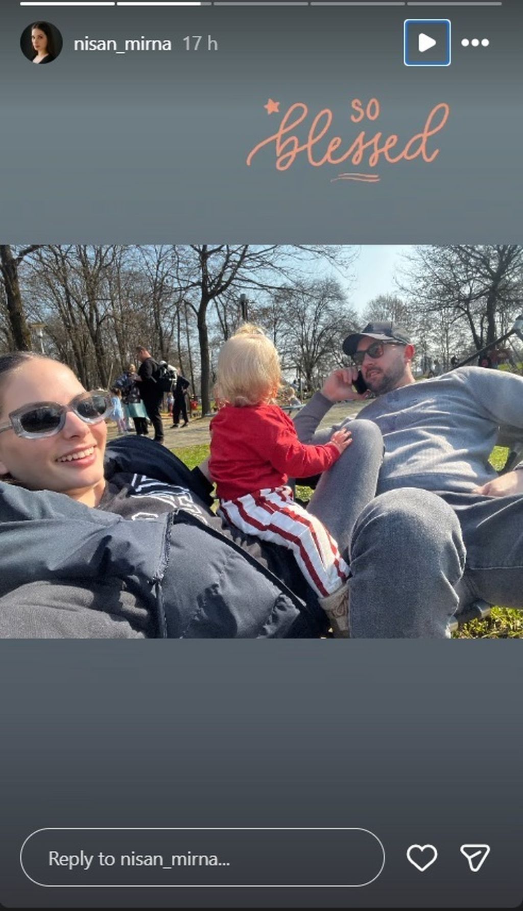 Mirna Mihelčić s partnerom i kćerkicom