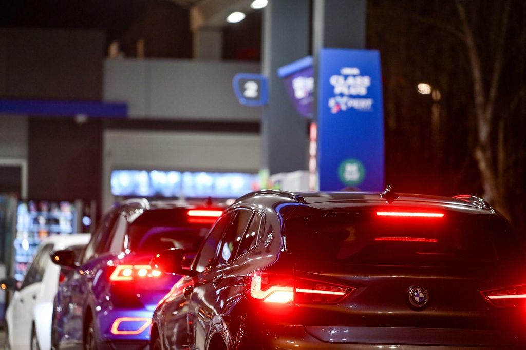 Gužve zbog poskupljenja goriva od utorka - 3