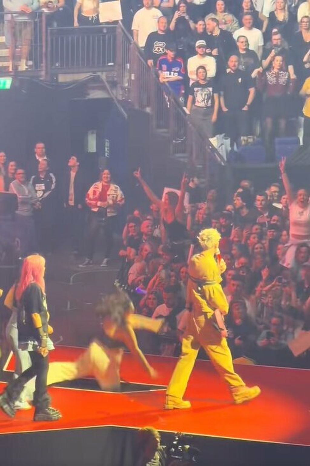 Machine Gun Kelly - 1