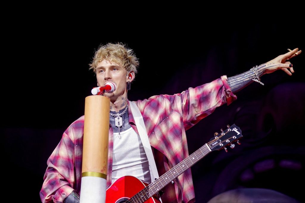 Machine Gun Kelly - 1