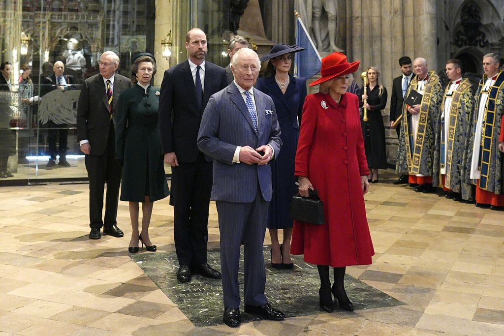 Kralj Charles, kraljica Camilla, Kate Middleton, princ William, princeza Anne