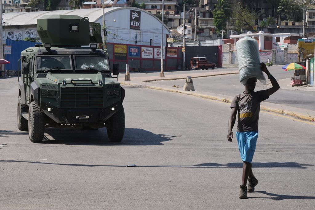Srušena policijska postaja u Port-au-Princeu