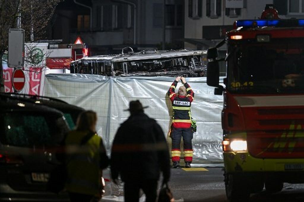 Šest poginulih i više ozlijeđenih u požaru autobusa u Švicarskoj - 5