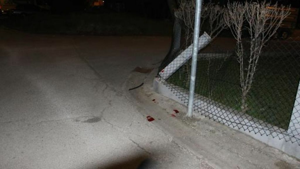 Pijan naletio na dvorišni stup