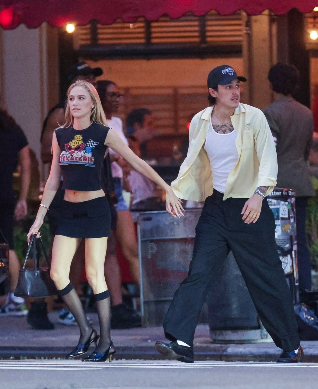 Maika Monroe, Dalton Gomez