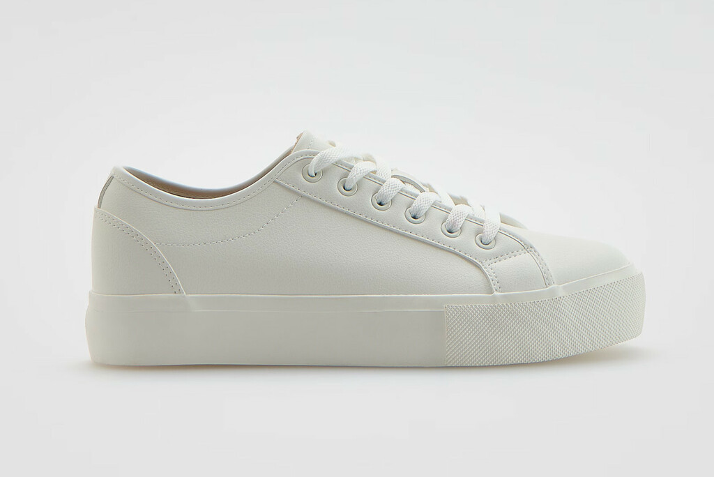 Reserved, 25,99 eura