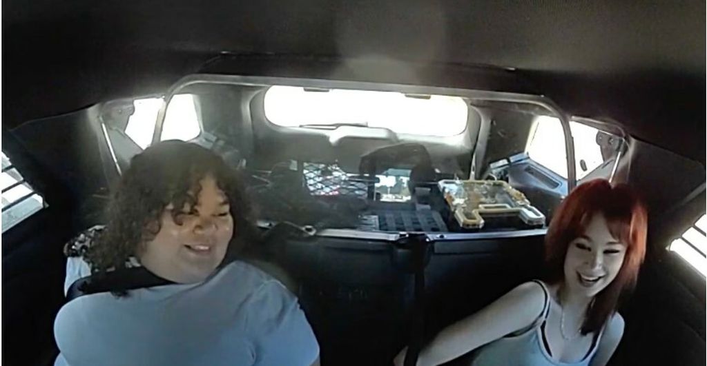 Isabelle Valdez i Lois Lippert - 2