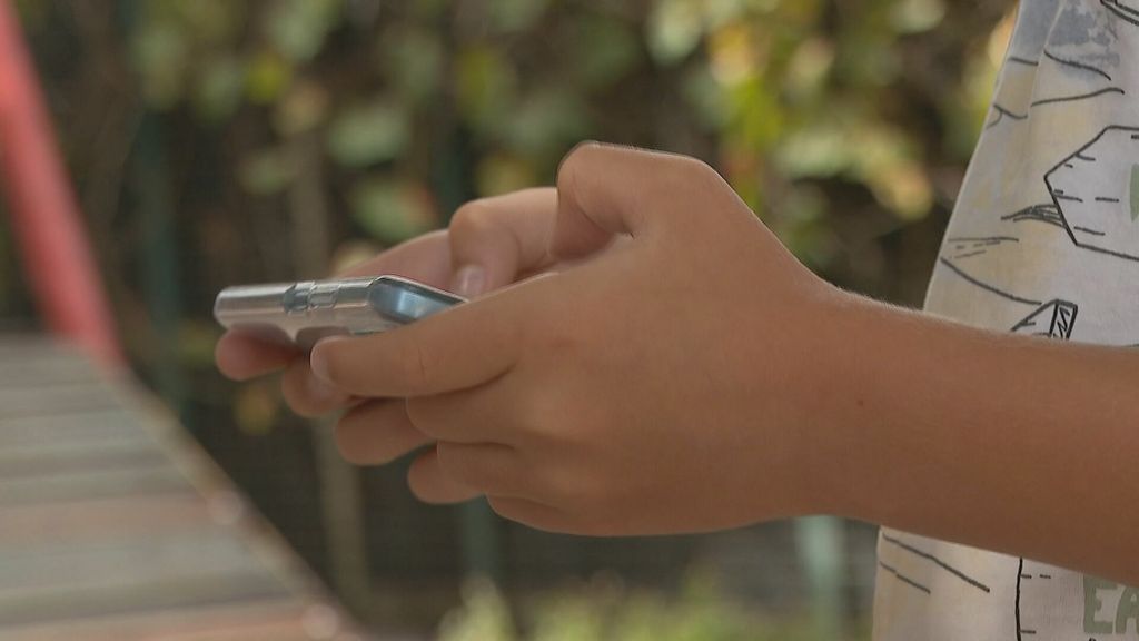 Zabrana mobitela u školama - 1