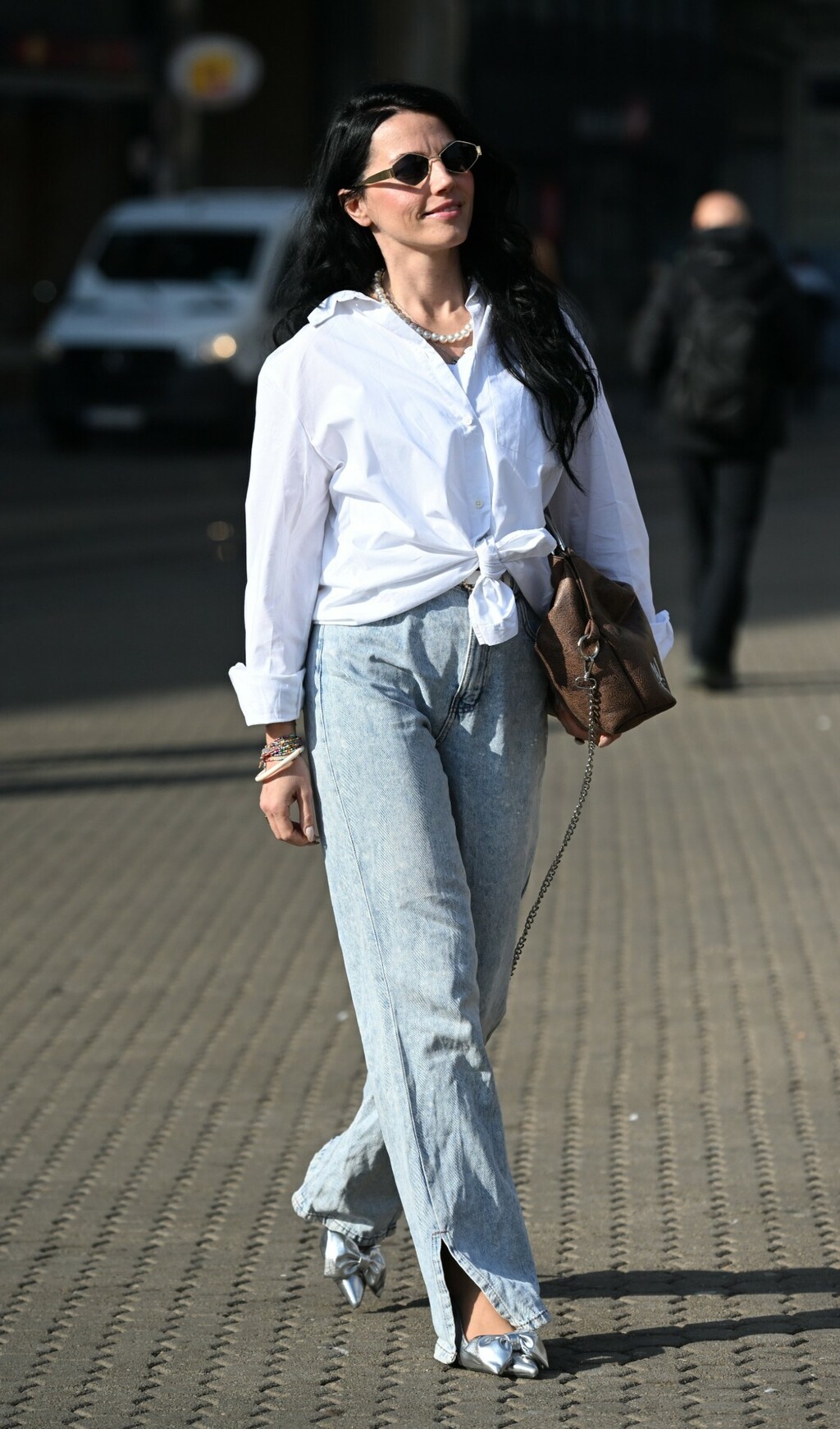 Zagrebačko izdanje u srebrnim štiklama