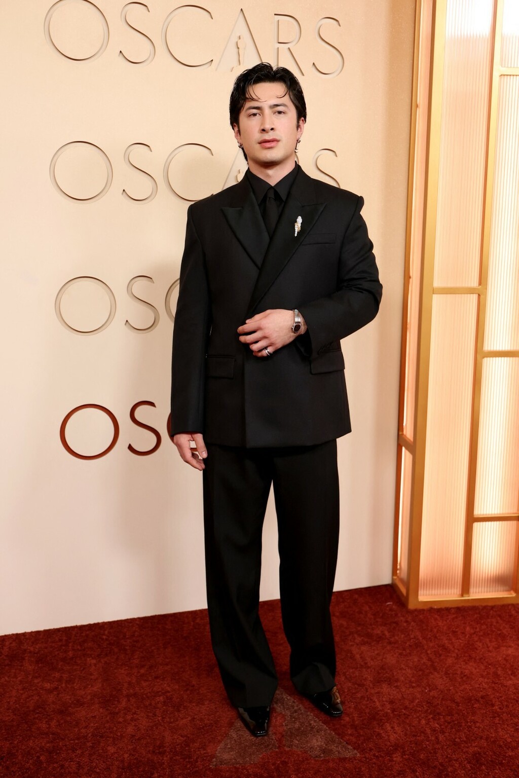 Hudson Williams u Balenciagi na Oscarima 2026.