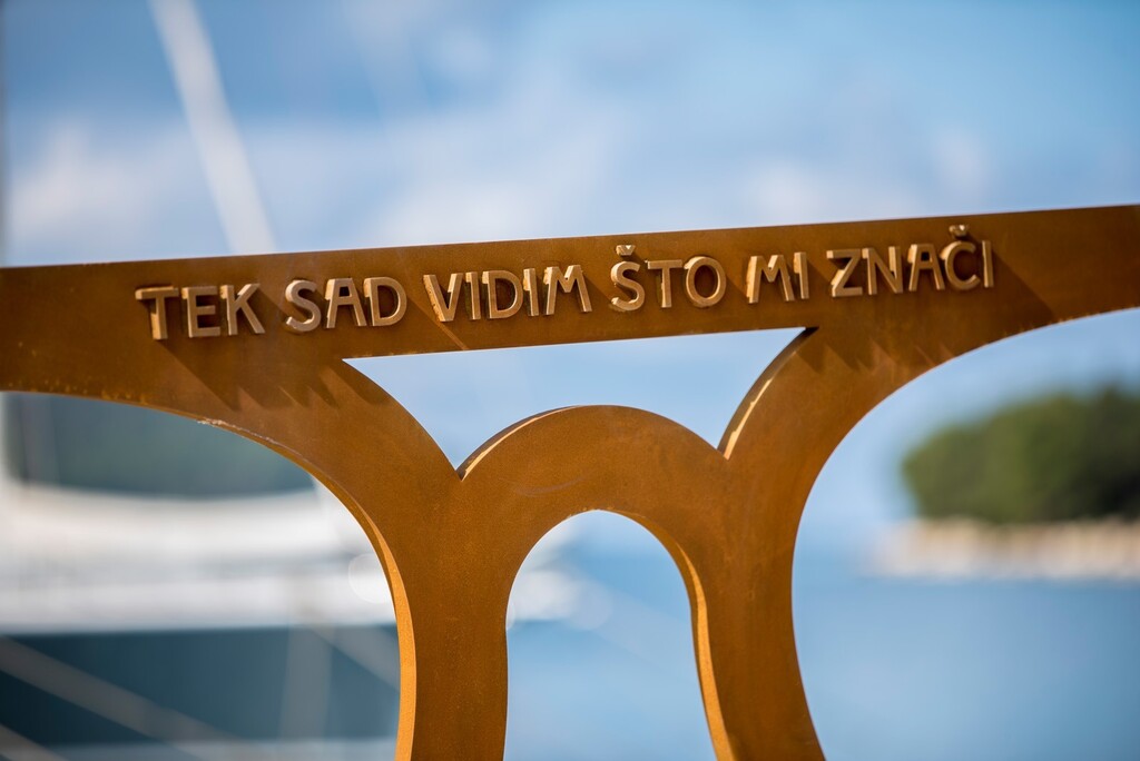 Skulptura naočala - 1