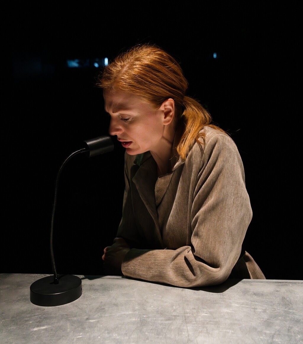 Prima Facie je predstava koja publiku ne ostavlja ravnodušnom – ona otvara pitanja