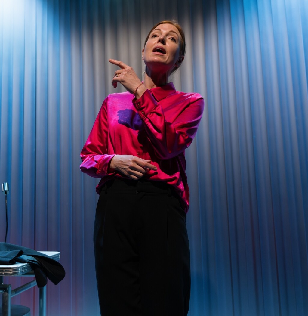 Predstava donosi snažan kazališni doživljaj