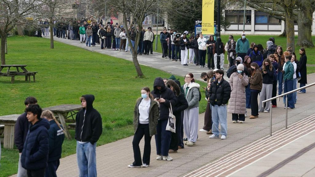 Studenti u redu za antibiotik