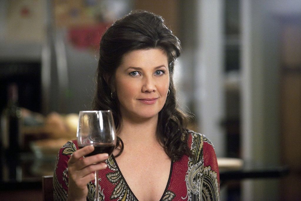 Daphne Zuniga - 16