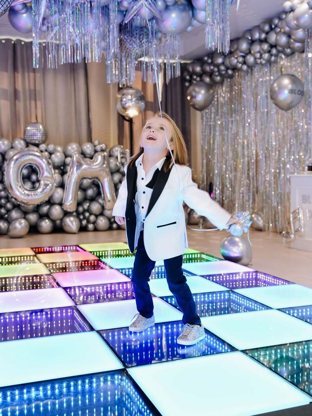 Maja Šuput na Instagramu, Bloom Tatarinov