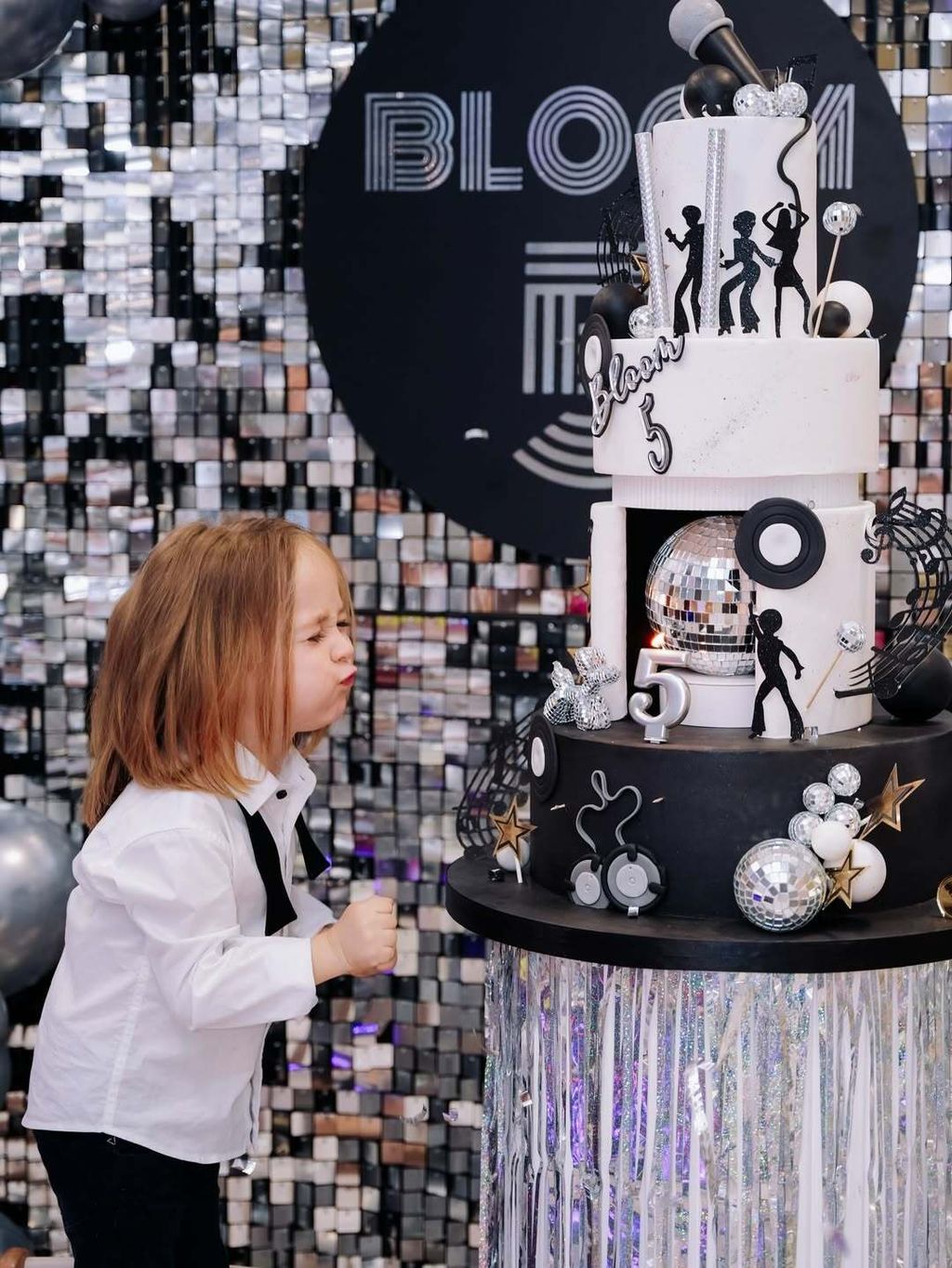 Maja Šuput na Instagramu, Bloom Tatarinov