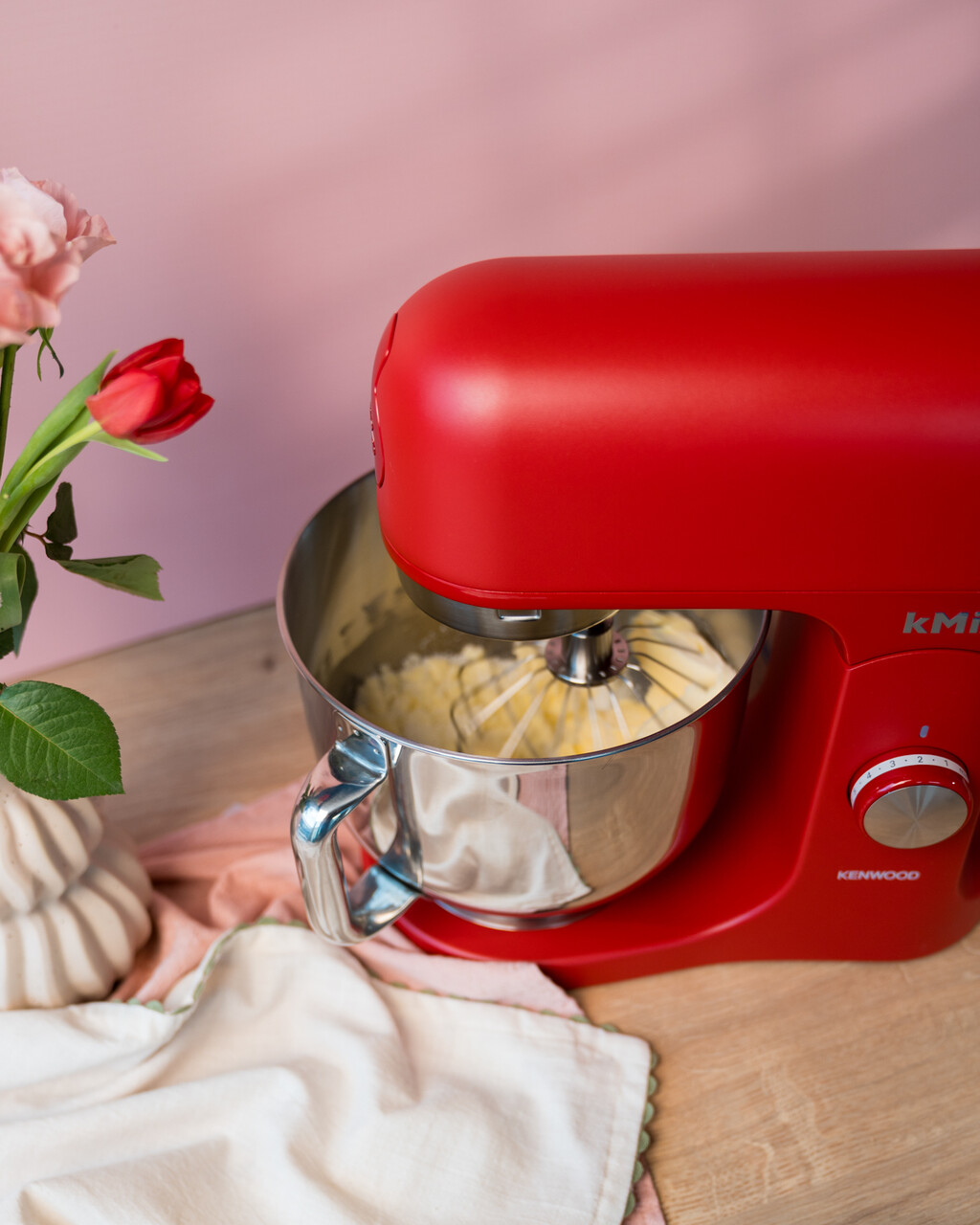 Mirisni Uskrs: Elegantni limun kolač s glazurom