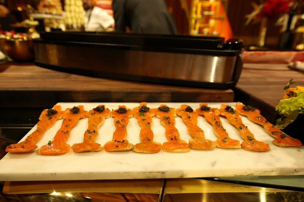 Dimljeni losos s kavijarom