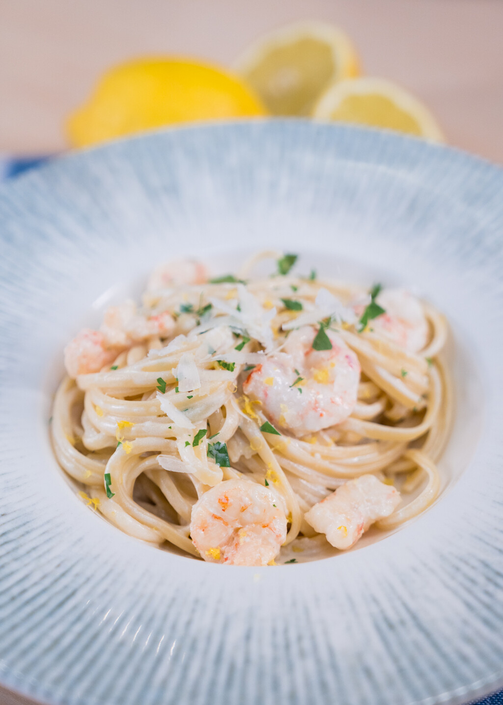 Linguine u kremastom umaku s limunom i kozicama