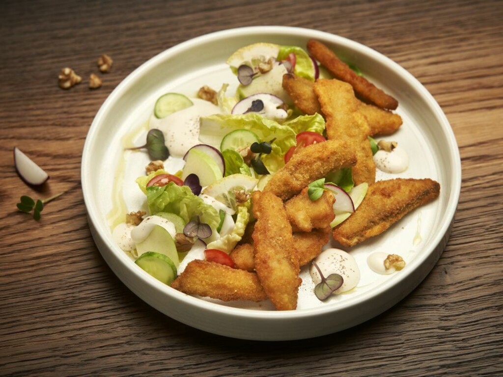 Fishchips classic sa Cezar dressingom