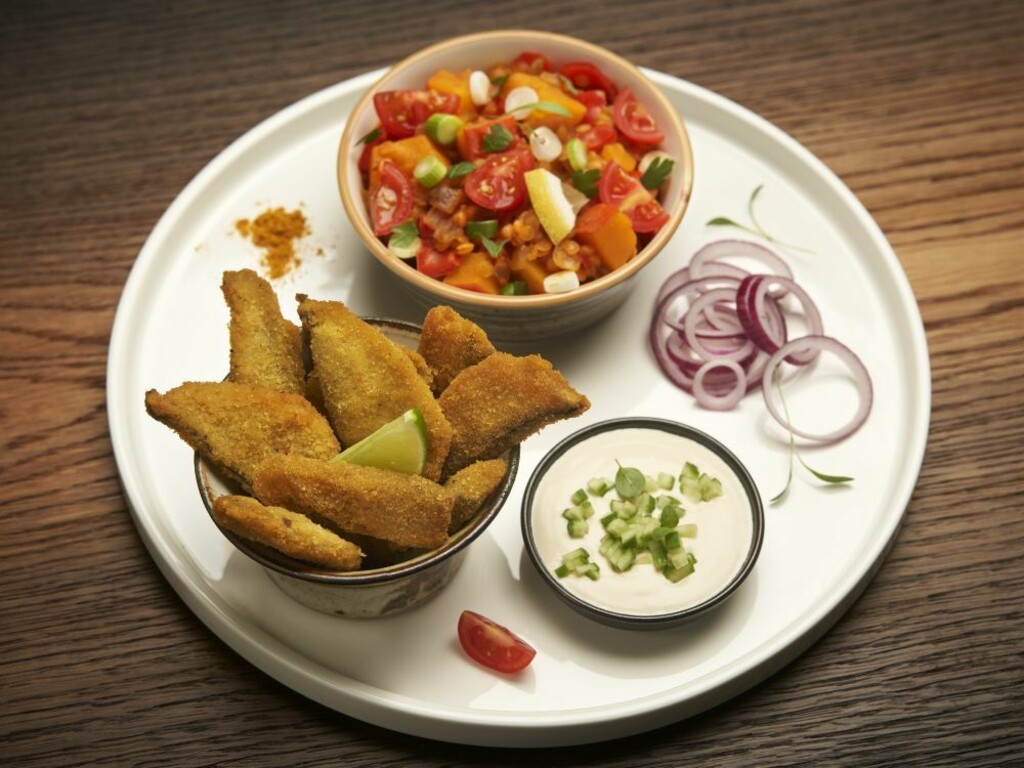 Fishchips curry sa Raita dipom