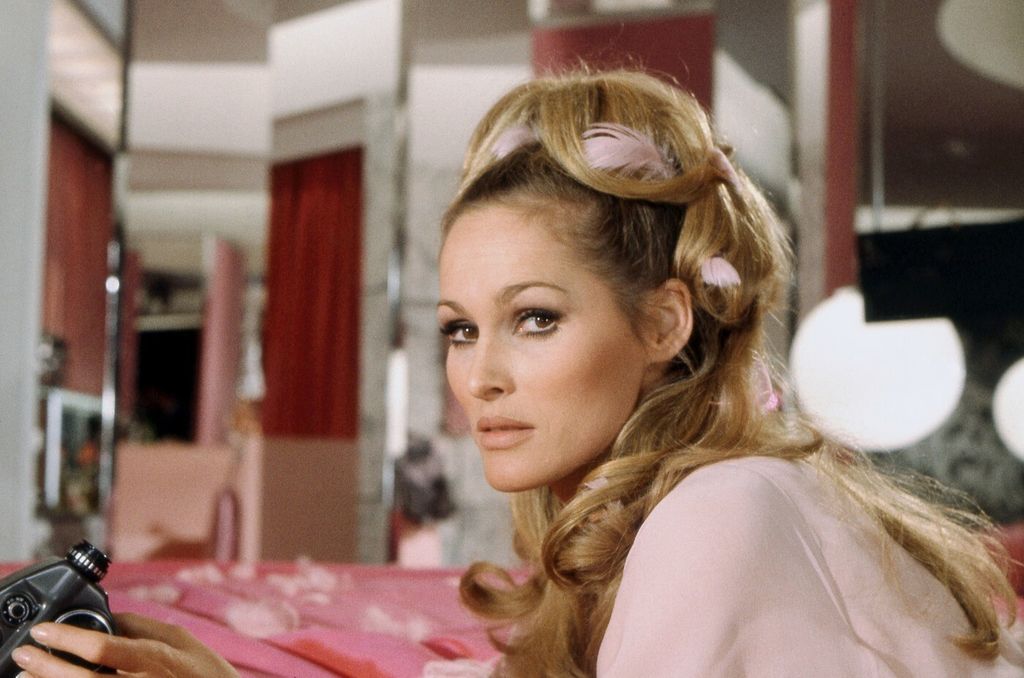Ursula Andress - 12