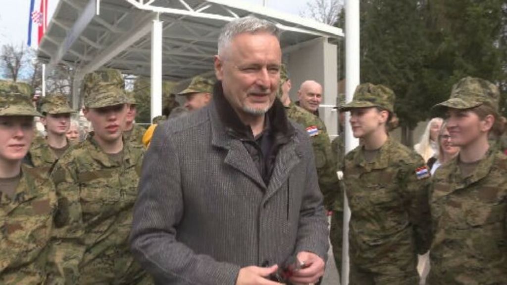 Thompson na prisezi kćeri u Požegi - 4